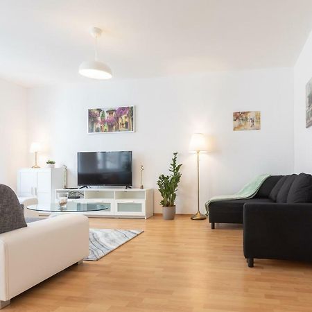 Spacious Apartment In The Old Town Of Bratislava Eksteriør bilde